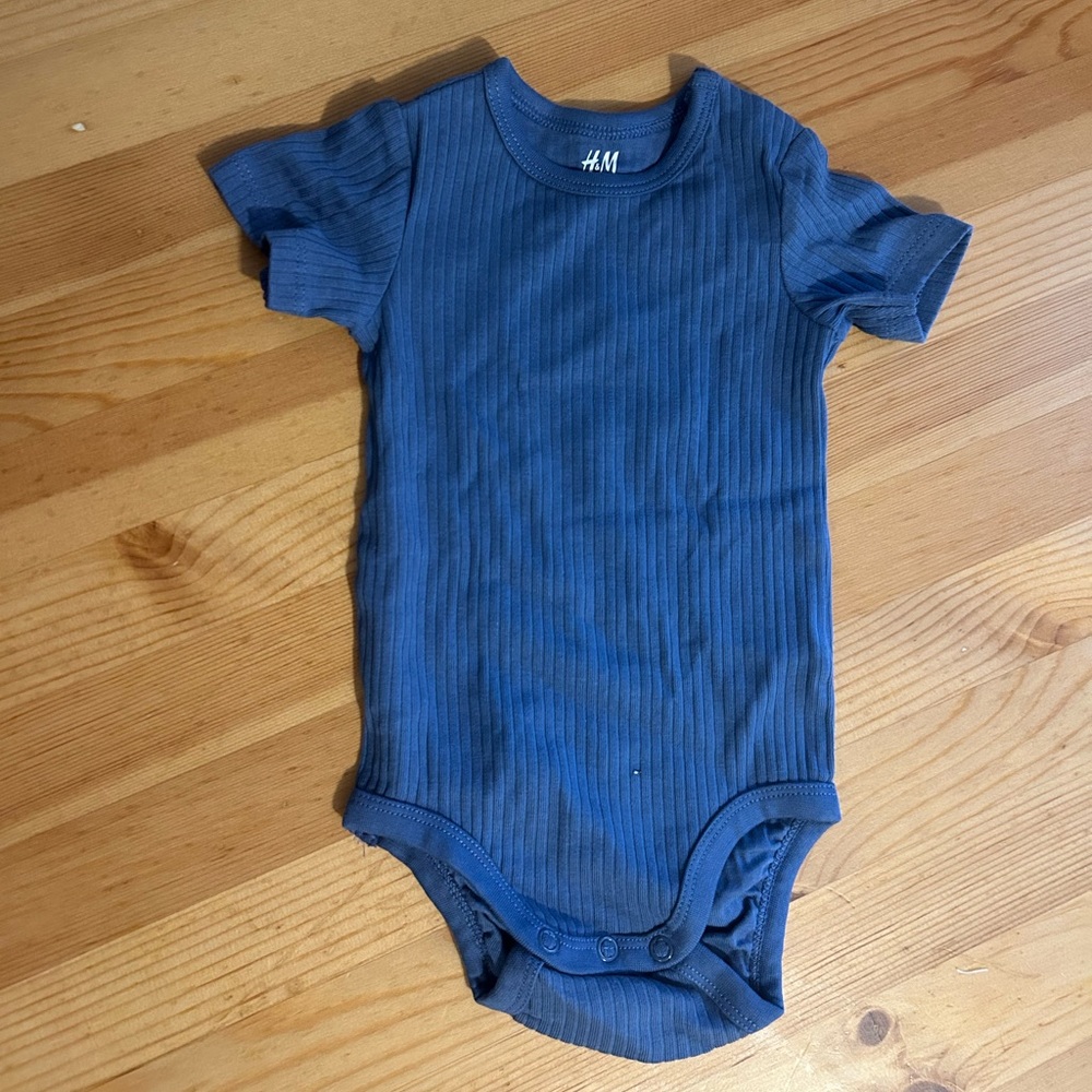 Blue baby onesie 4-6 months